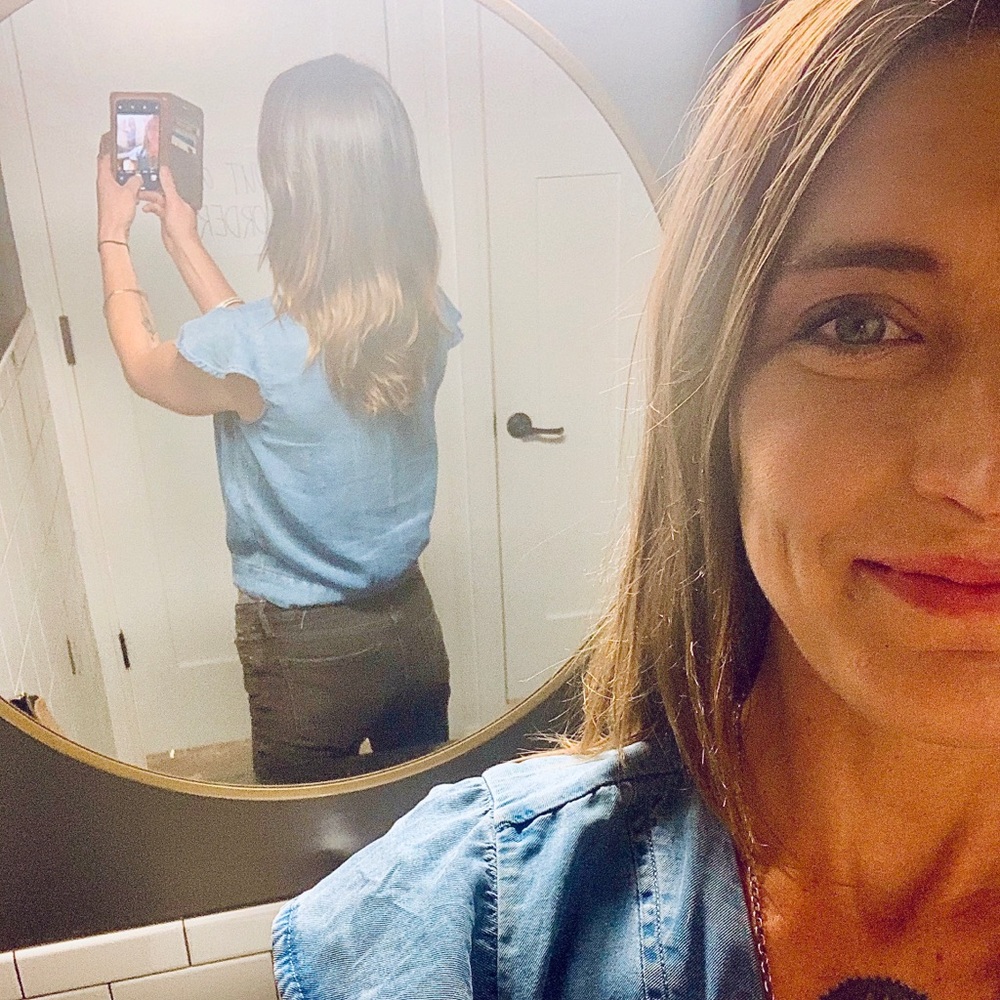 Meet your Posher, Courtney